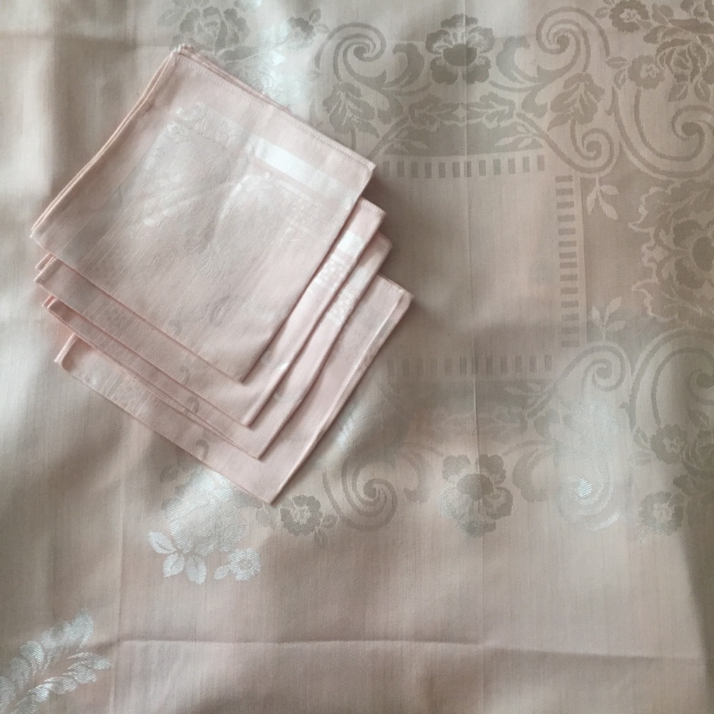 48" Square Tablecloth with Four Matching 15" Square Napkins Peach Damask